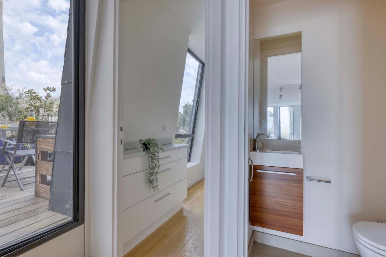 Luxury Penthouse With A/c Terrace & View-le Marais Paris