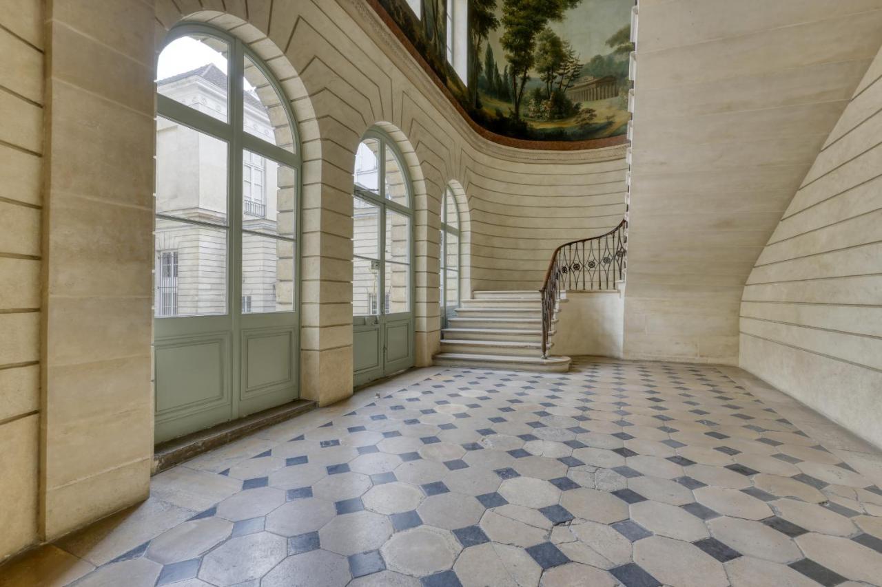 Luxury Penthouse With A/c Terrace & View-le Marais * Paris