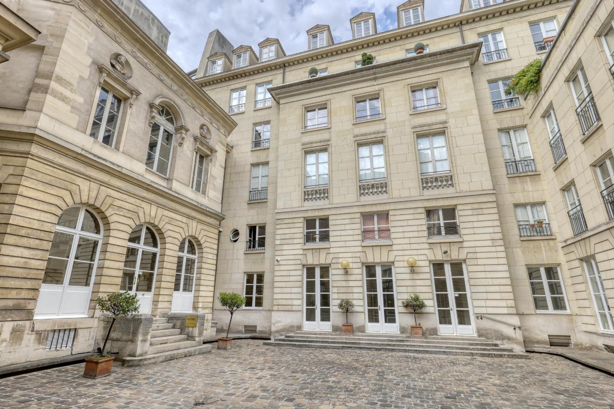 Luxury Penthouse With A/c Terrace & View-le Marais *